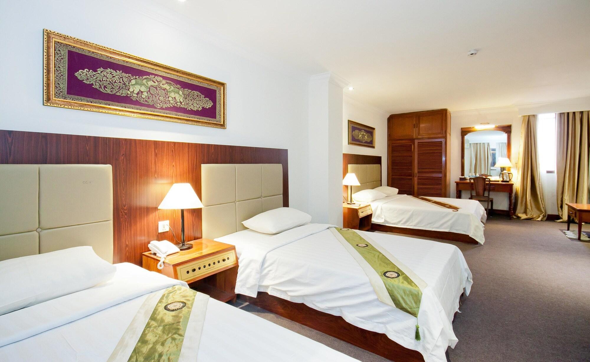 Diamond Hotel Phnom Penh Bagian luar foto