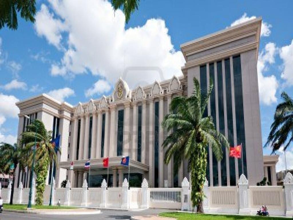 Diamond Hotel Phnom Penh Bagian luar foto