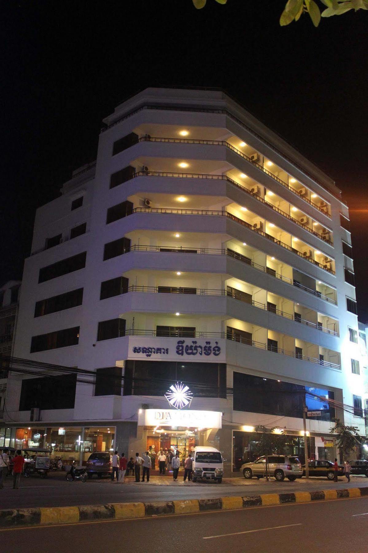 Diamond Hotel Phnom Penh Bagian luar foto