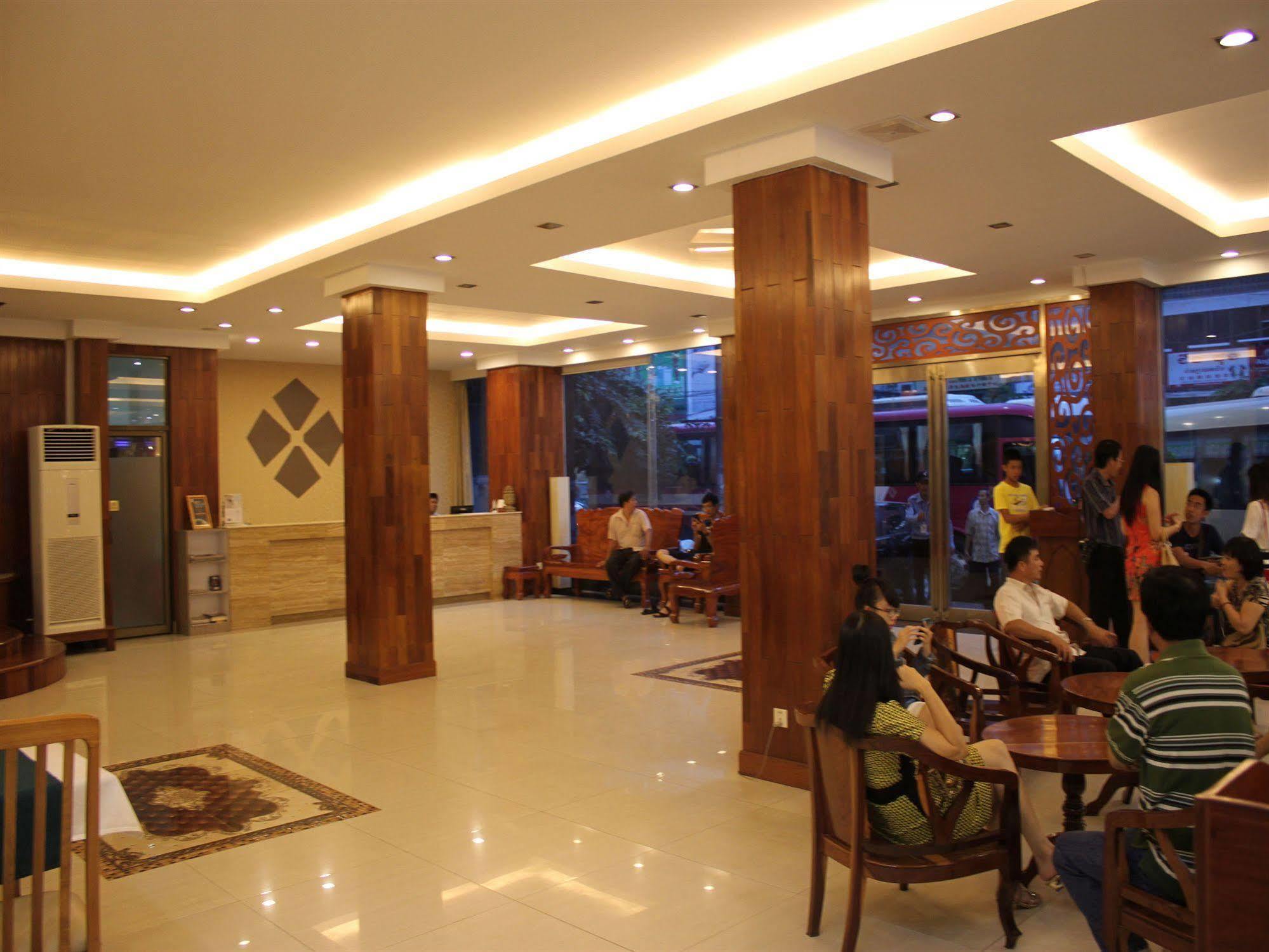 Diamond Hotel Phnom Penh Bagian luar foto